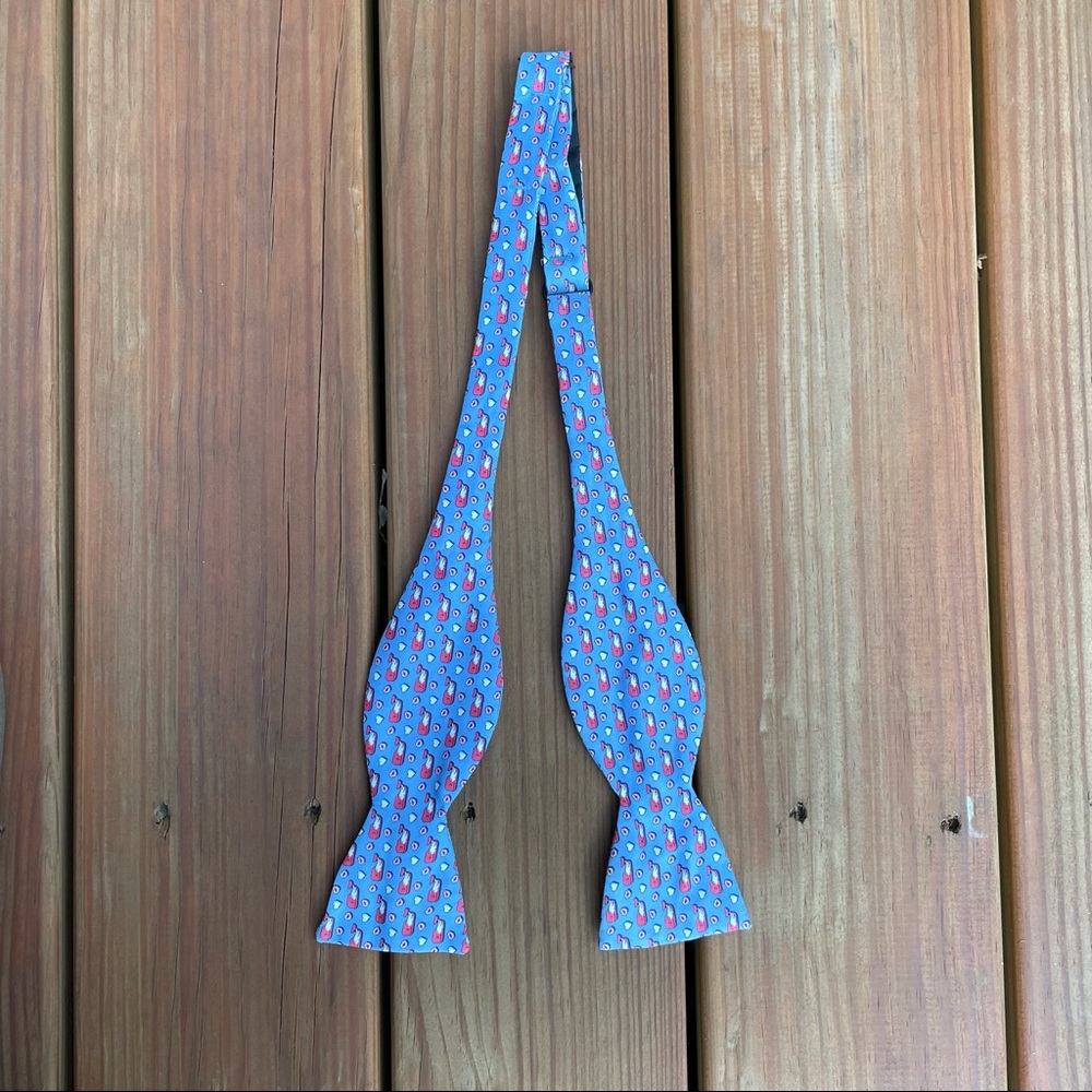 Vineyard Vines Bow Tie